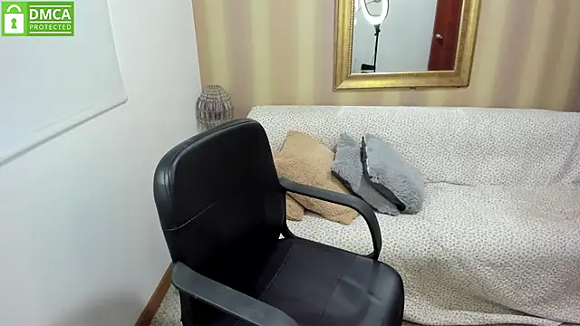 NicolettColin online show from October 17, 6:54 pm