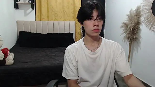 Snapshot of Elio-cam chatting on February 19, 1:01 am Elio-cam online show from February 19, 1:01 am