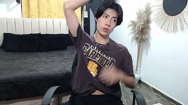 Snapshot of Elio-cam chatting on February 20, 1:57 am Elio-cam online show from February 20, 1:57 am