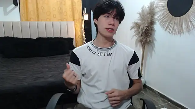 Snapshot of Elio-cam chatting on March 18, 2:15 am Elio-cam online show from March 18, 2:15 am