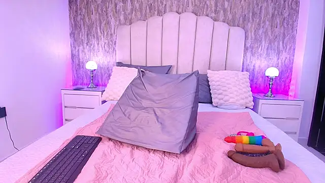 raven lilith  online show from January 15, 3:11 am