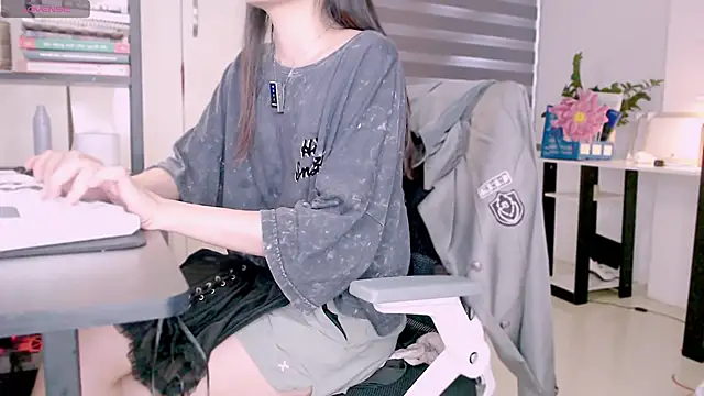 Shyn   online show from November 8, 8:03 am