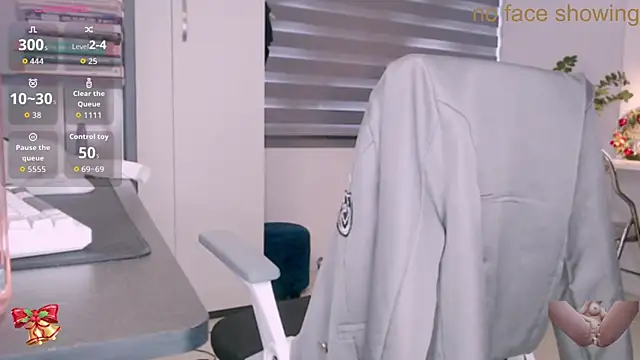 Shyn   online show from December 3, 3:58 am