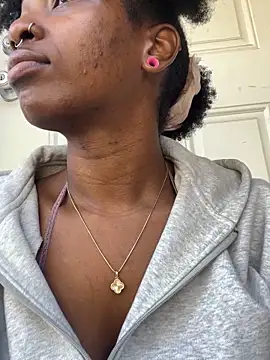 Snapshot of mochamimi chatting on October 18, 3:57 pm mochamimi online show from October 18, 3:57 pm