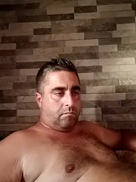 ADRIAN ADI40 online show from November 5, 2:28 pm