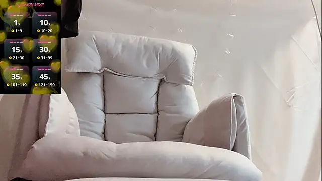 Snapshot of Tw_Zoella chatting on March 21, 7:02 am Tw Zoella online show from March 21, 7:02 am