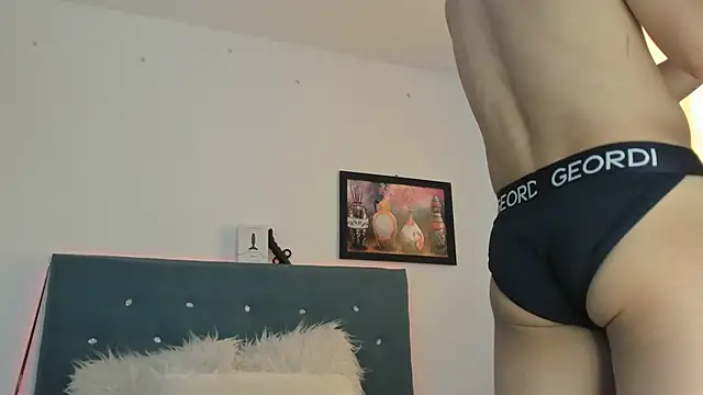 Snapshot of Max_and_Peter chatting on March 7, 6:43 pm Max and Peter online show from March 7, 6:43 pm