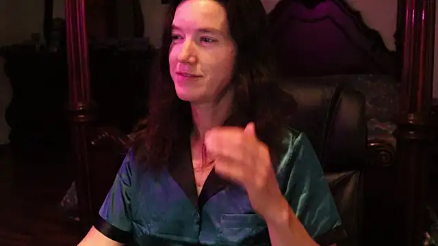 thornburyrose online show from October 31, 1:50 am