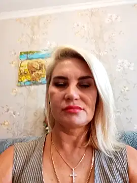 Snapshot of JennyOMay chatting on September 25, 3:32 am JennyOMay online show from September 25, 3:32 am