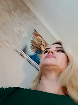 Snapshot of JennyOMay chatting on November 14, 3:16 am JennyOMay online show from November 14, 3:16 am