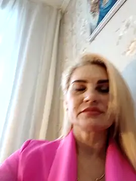 Snapshot of JennyOMay chatting on December 5, 4:43 am JennyOMay online show from December 5, 4:43 am