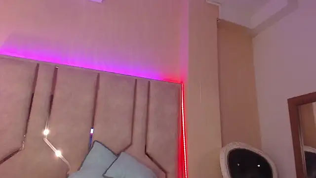 ChantalPetit online show from February 7, 3:05 pm