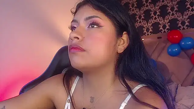 ChantalPetit online show from July 4, 2:12 pm