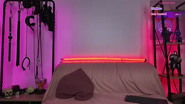 CyberXGoddess online show from June 4, 4:18 am