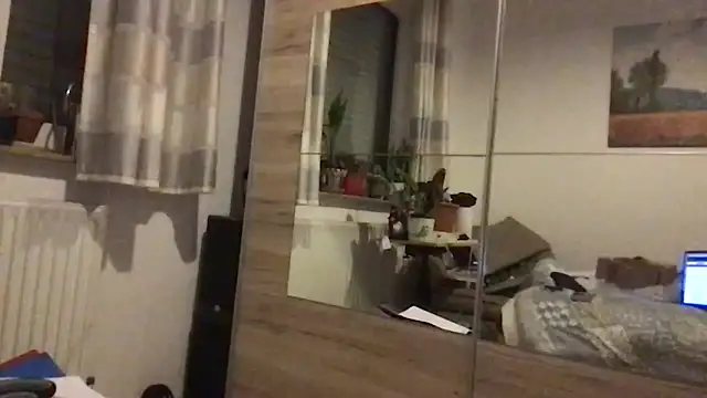Snapshot of owlbimaik@xh chatting on April 6, 7:04 pm owlbimaikxh online show from April 6, 7:04 pm