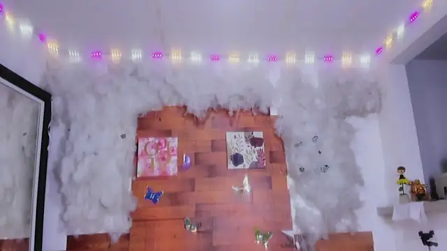 kelly thomson online show from February 19, 10:31 pm