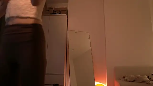 Snapshot of Weeissy chatting on March 7, 7:00 pm Weeissy online show from March 7, 7:00 pm