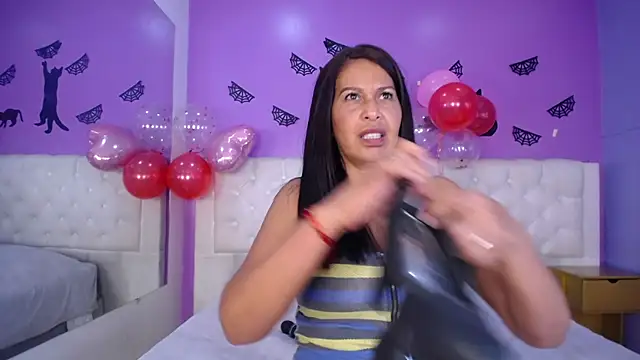 Snapshot of Shanon_mature chatting on February 18, 10:47 pm Shanon mature online show from February 18, 10:47 pm