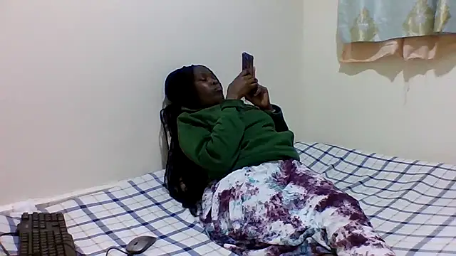 sweetelle09 online show from May 22, 6:46 pm
