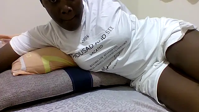 sweetelle09 online show from June 12, 6:40 pm