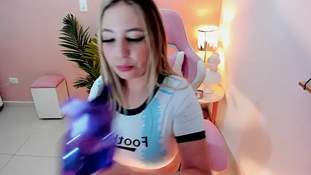 HannaMiller 1 online show from December 22, 5:21 pm