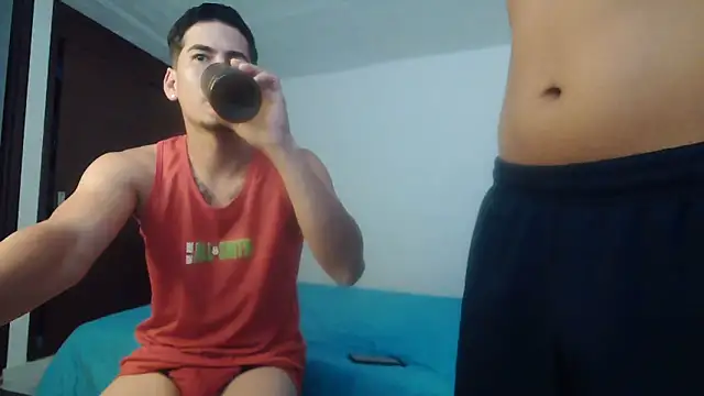 ynralberth77 online show from March 22, 9:31 pm