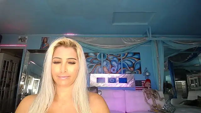 ADRIANNA FOX online show from January 29, 3:01 am