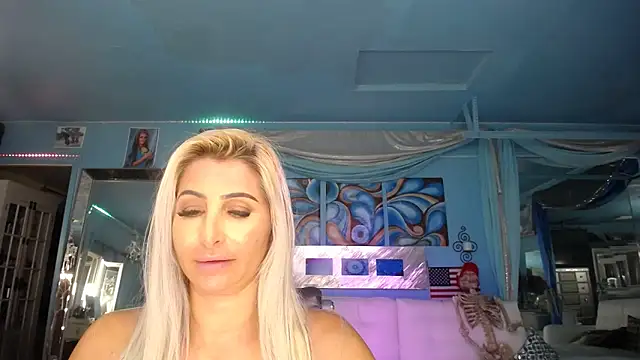 ADRIANNA FOX online show from January 31, 4:03 am