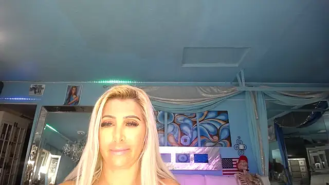 ADRIANNA FOX online show from February 6, 9:11 am