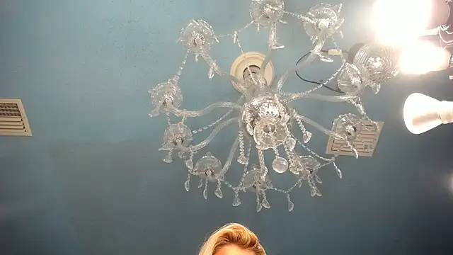 ADRIANNA FOX online show from February 11, 12:16 pm