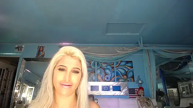ADRIANNA FOX online show from February 16, 9:15 am