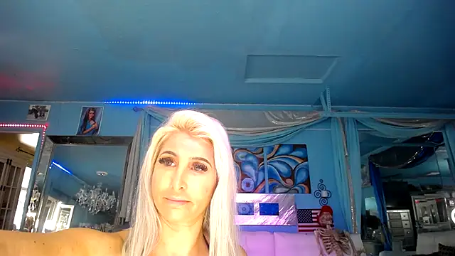 ADRIANNA FOX online show from February 17, 4:26 pm