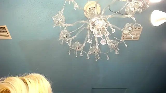 ADRIANNA FOX online show from February 20, 10:27 am