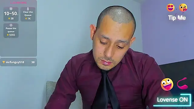jhonyalzate2 online show from December 5, 5:59 am