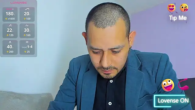 jhonyalzate2 online show from December 13, 2:21 am