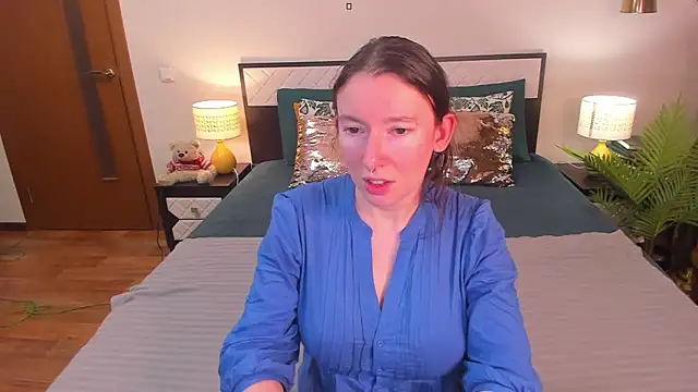 CatherineWalls online show from March 28, 2:22 am