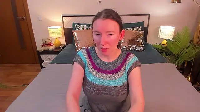 CatherineWalls online show from April 6, 3:04 am