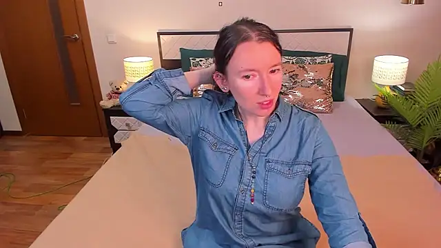 CatherineWalls online show from May 19, 4:41 am