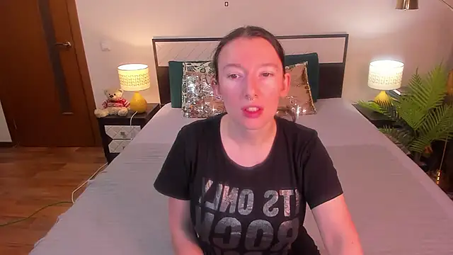 CatherineWalls online show from July 4, 2:51 am