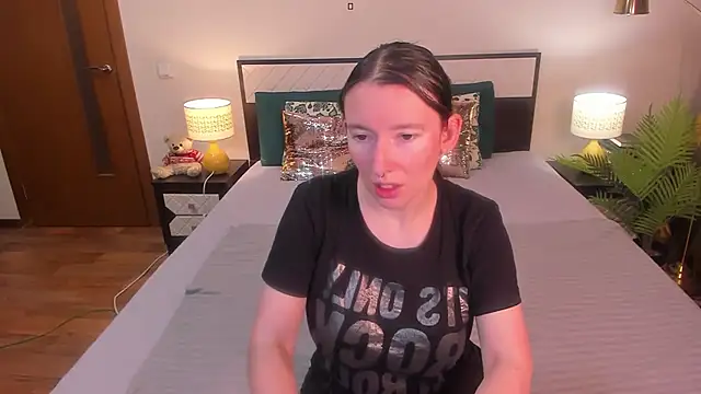 CatherineWalls online show from July 5, 2:40 am