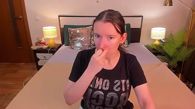 CatherineWalls online show from July 8, 5:56 am