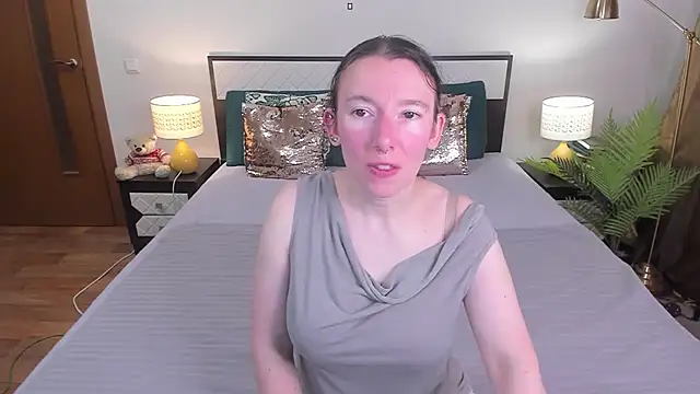 CatherineWalls online show from July 16, 6:52 am