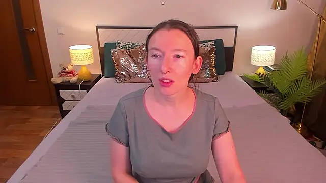 CatherineWalls online show from July 18, 3:54 am