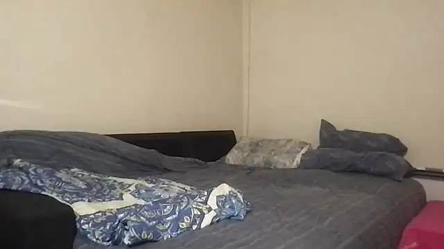 Snapshot of BigGuyMuscle chatting on October 21, 6:03 am BigGuyMuscle online show from October 21, 6:03 am