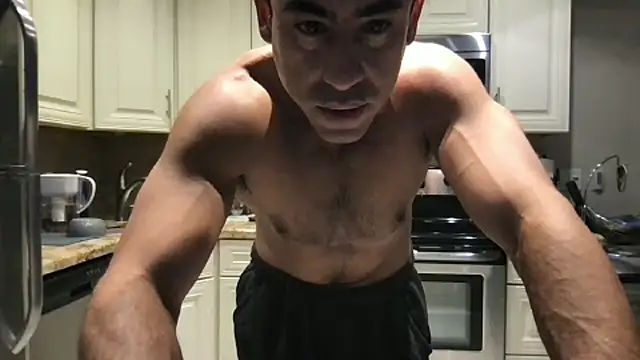 Snapshot of BigGuyMuscle chatting on November 3, 7:15 pm BigGuyMuscle online show from November 3, 7:15 pm