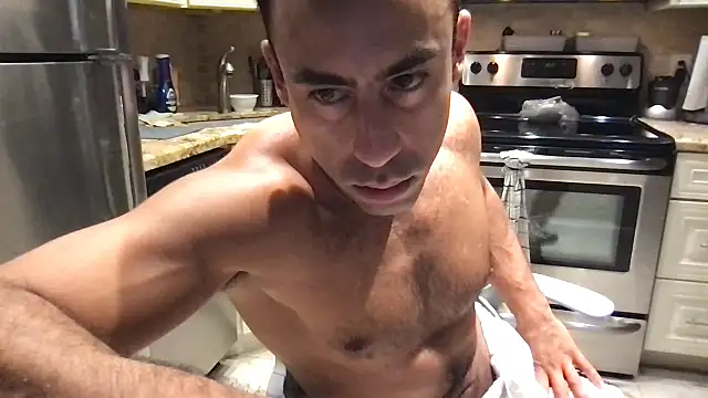 Snapshot of BigGuyMuscle chatting on November 4, 7:18 am BigGuyMuscle online show from November 4, 7:18 am