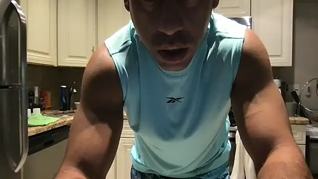 BigGuyMuscle online show from November 9, 9:24 pm