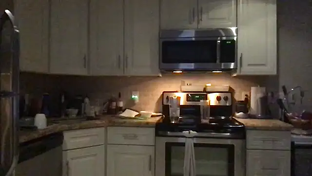 BigGuyMuscle online show from November 15, 8:00 am