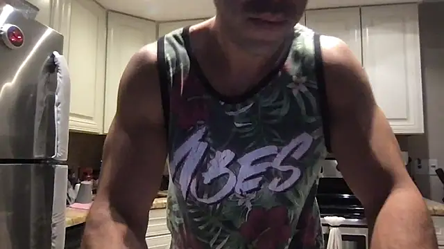 BigGuyMuscle online show from December 18, 9:54 pm