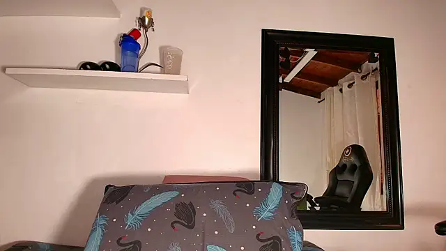 alexaa walker online show from January 27, 12:05 pm